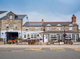 The Coach House Hotel, country house in Pembroke