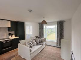 Chic Barn Conversion in the Cotwolds, hotel with parking in Enstone