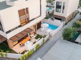 SithoniaRS Luxury Three Floors Villa With Private Pool & Garden