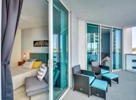 Luxe Resort Condo - 2 Mi to Daytona Beach!, hotel s parkiriščem v mestu Holly Hill