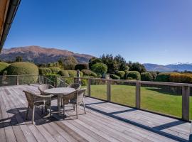 Hāwea Lakehouse - Lake Hāwea Holiday Home, hotel a Lake Hawea