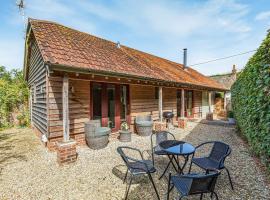 The Cow Shed, hotel with parking in Farnham