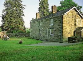 Rhydlanfair, hotel in Capel Garmon