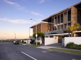 Luxury in Paradise - Sea views and Beach, luxury hotel in Mount Maunganui