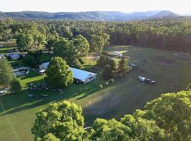 Warrumbungles Mountain Motel, hotel v destinaci Coonabarabran