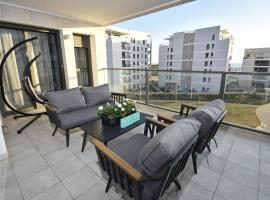 Beachfront Sea View Dream Escape - 3BR with Mamad, hotel in Nahariyya