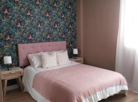 DIVINA GUEST HOUSE, guest house in Manzanares