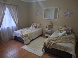 M&M Self Catering, hotel in Richards Bay