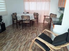 Mia's-Lodge 2, holiday rental in Santa Elena