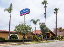 Howard Johnson by Wyndham National City/San Diego South, hotell i National City