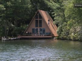 Cabin A-frame - Beautiful Cabin in Laurel Island, готель у місті East Hampton