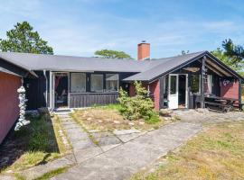 Amazing Home In Anholt With Wifi And 3 Bedrooms, hytte i Anholt
