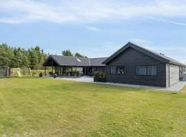 Nice Home In Nrre Nebel With Indoor Swimming Pool, Sauna And Wifi