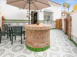 Awesome Home In Mlaga With 2 Bedrooms And Wifi: Málaga'da bir 3 yıldızlı otel