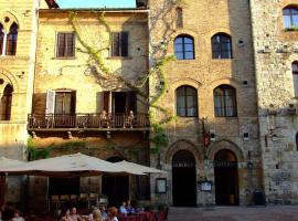 Hotel La Cisterna, hotell i San Gimignano