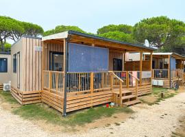 Estivo Premium Deluxe mobile homes on Camping Malibu Beach, casa de praia em Lido di Jesolo