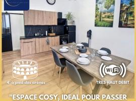 Nimes: Appartement l'Auguste Centre-Ville., lemmikloomasõbralik hotell sihtkohas Nîmes