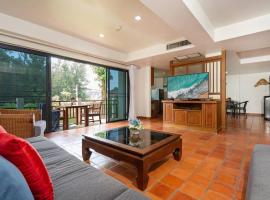 Beachside Apt. Short Walk to Nai Harn Beach - 2BR, отель в Най-Харн-Бич