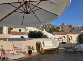 Rayuela Suite San Pantaleo, B&B din San Pantaleo