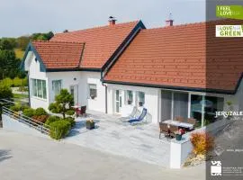 POD OREHI - Hiša na podeželju - RAZPRŠENI HOTEL Jeruzalem Slovenija
