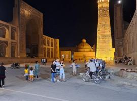 Omar vs Teracce, hotel i Bukhara