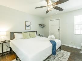 13 The Eero Room - A PMI Scenic City Vacation Rental: Chattanooga şehrinde bir otoparklı otel