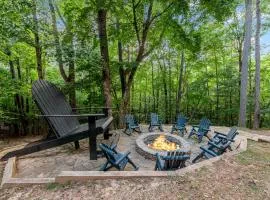 DeerWoodsLodge DOT com-Ellijay Coosawattee River-Sleeps 16-ARCADE-Hot Tub-Fire Pit-Winery's