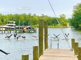 Waterfront Home With Boat Dock & Study, villa in Weems