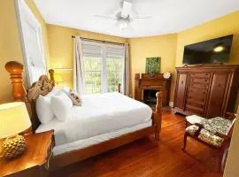 Lady Clare Room at Camellia Rose Inn Downtown