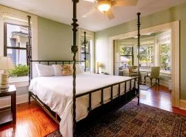 Lovely Downtown 1 Bedroom Rental with Kitchenette