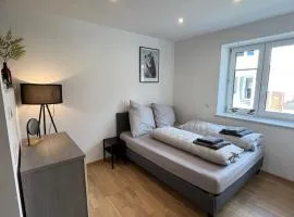 Gemütliches Studio-Apartment in Karlsruhe Neureut - Nähe Uni-KIT-Messe, Fußbodenheizung, Regendusche, Waschmaschine, Stellplatz