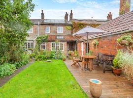 Old Orchard Cottage, holiday home in Dilton