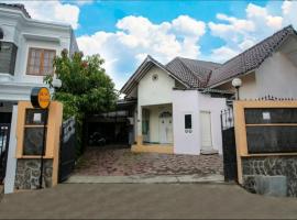 Homestay at Homy House by ecommerceloka, hotel di Jomblang