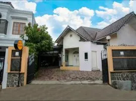 Homestay at Homy House by ecommerceloka