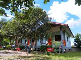 Pernjai Homestay เพลินใจโฮมสเตย์, hotel in Pua