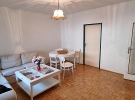 Apartment in Fischamend 2 Bedroom (3 Beds), hotel with parking in Fischamend Markt