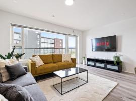 Venture Vacations - Discover Selfoss Stylish 4Bedroom Hideaway, apartment in Selfoss