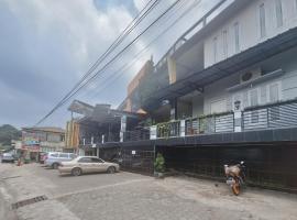 RedDoorz @ Hotel Arwana Safari Puncak, hotel v destinaci Tagalbato