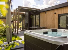 Mooi Twente Lodges - privé Spa en sauna, chalet i Markelo