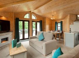 Raywell Hall Country Lodges, מלון זול בSkidby