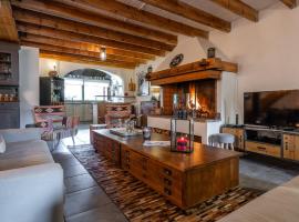 Chalet La Gravière, hotel in La Salle Les Alpes