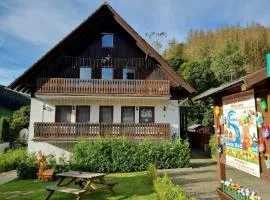 Gruppenunterkunft-Holland-Harz-Experience-fuer-16-22-Personen-mit-umfangreichen-Freizeiteinrichtungen-im-Innen-und-Aussenbereich-im-attraktiven-Harz