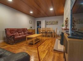 Glenside House: Ballycastle şehrinde bir otel