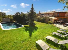 Amazing Home In Sault With Outdoor Swimming Pool, Wifi And Private Swimming Pool: Sault-de-Vaucluse şehrinde bir havuzlu otel