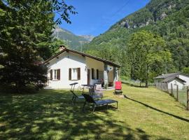 Verzasca: Casa Sonia, Ferienhaus in Frasco