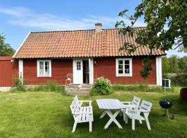 Nice holiday home on Oland with grazing sheep in the surroundings, hotel a Borgholm