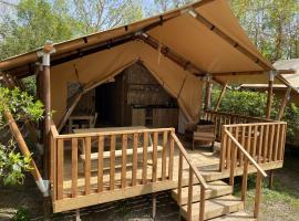 Lodges & Nature - 49, campsite sa Avignon