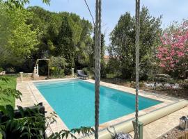 Cazouls-lès-Béziers에 위치한 호텔 Villa au calme avec piscine et sauna