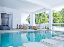 Almyra Seaside Luxury Suites, hotel v destinaci Kalymnos