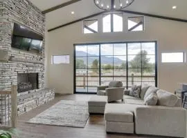 Chic Utah Getaway with Fireplace, Sauna and 2 Decks!